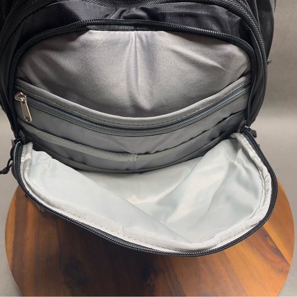 The North Face Borealis Backpack Men's Black Travel Day Pack Bag - Picture 12 of 16